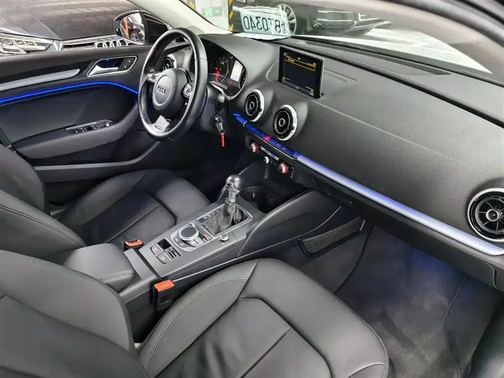 Audi A3 (Import) 2015 Limousine 45 TFSI S line Luxury фото 10