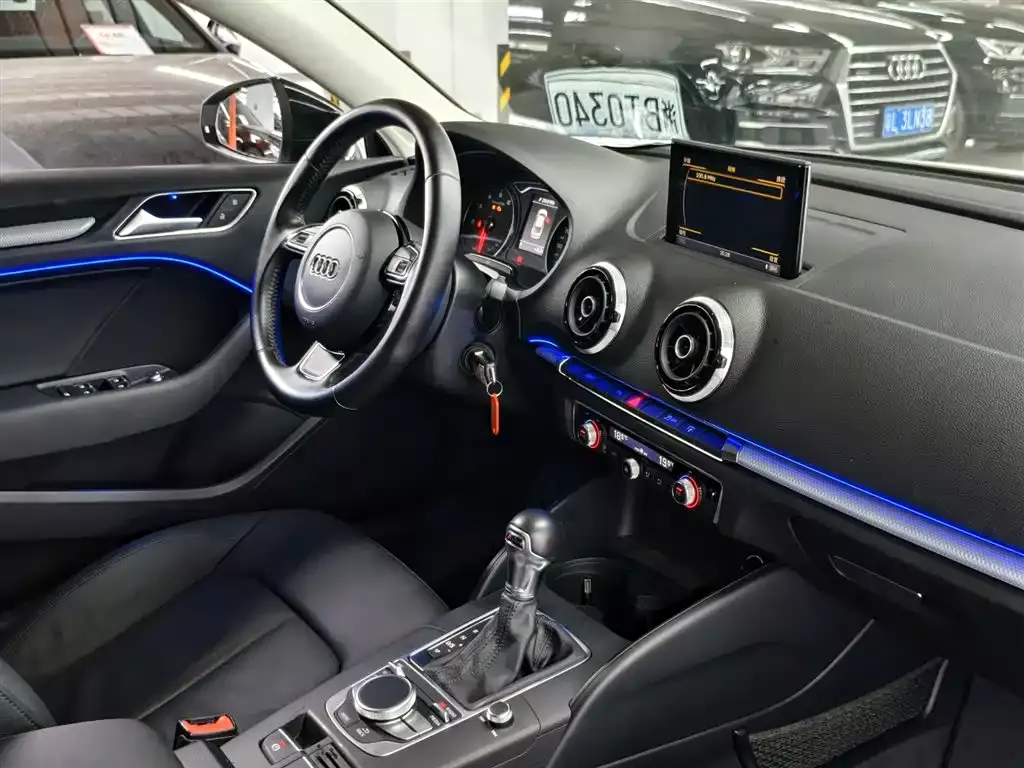 Audi A3 (Import) 2015 Limousine 45 TFSI S line Luxury фото 11