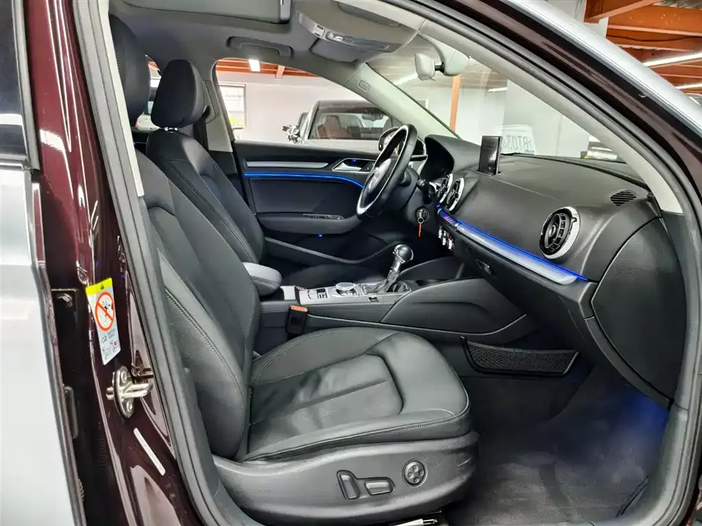 Audi A3 (Import) 2015 Limousine 45 TFSI S line Luxury фото 12