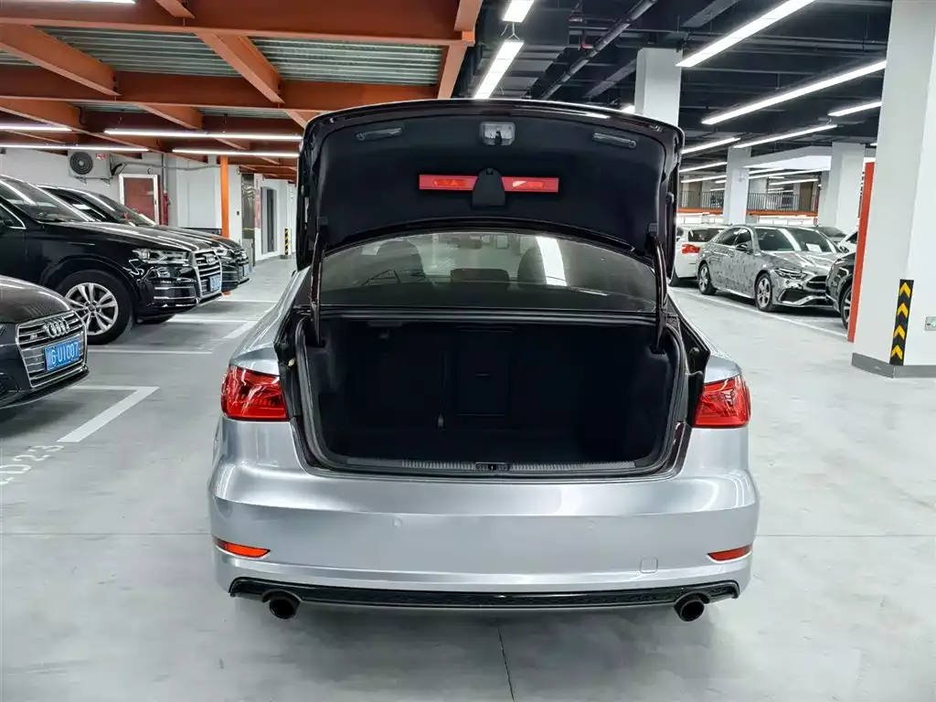Audi A3 (Import) 2015 Limousine 45 TFSI S line Luxury фото 25