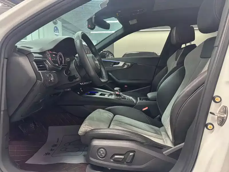 Audi A4L 2020 45 TFSI quattro Premium Dynamic фото 4