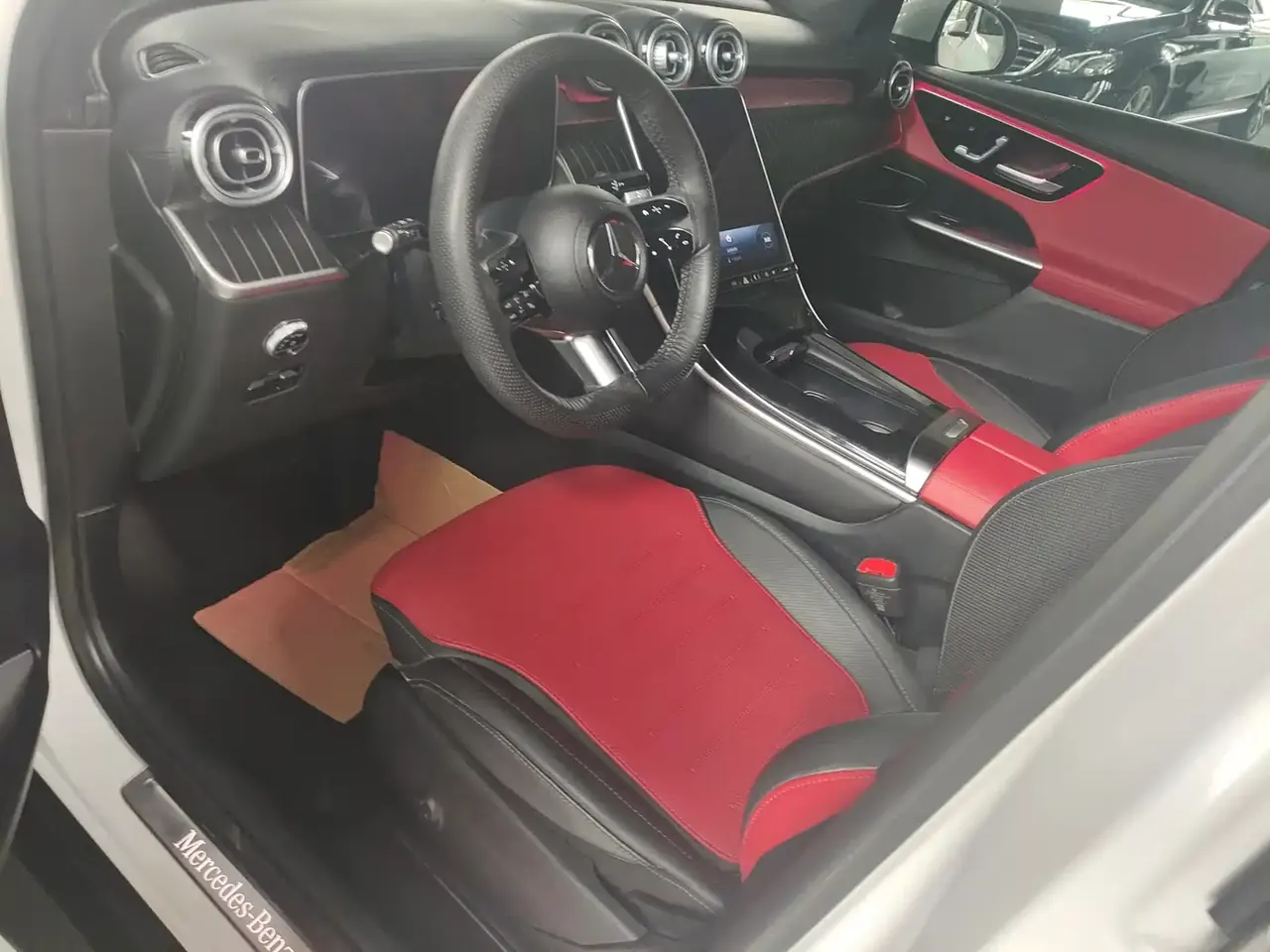 Mercedes-Benz GLC 2024 GLC 260 L 4MATIC Dynamic 5-seater фото 5