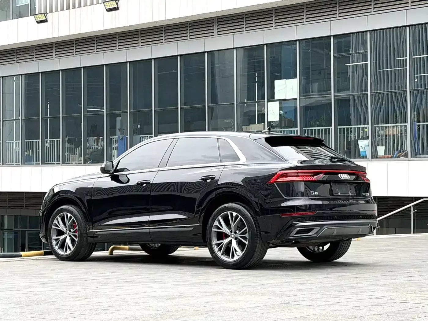Audi Q8 2019 Model 55 TFSI Premium Dynamic фото 6