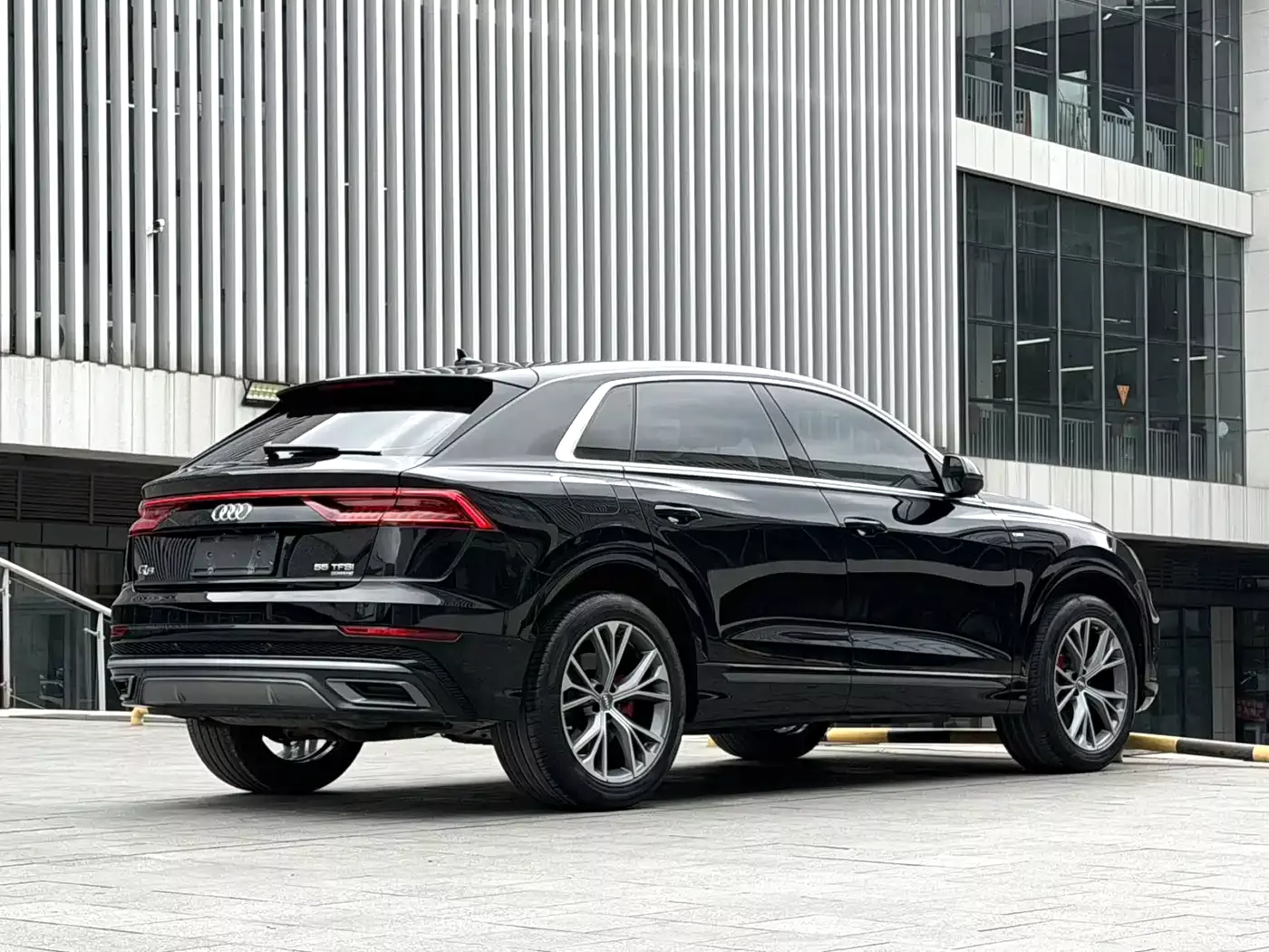 Audi Q8 2019 Model 55 TFSI Premium Dynamic фото 8