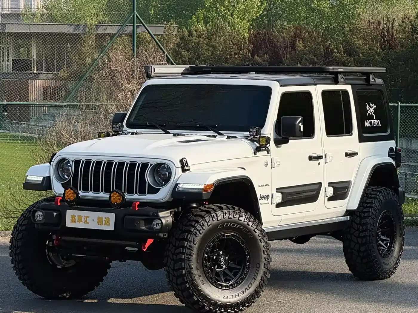 Jeep Wrangler 2024 Model 2.0T Sahara Four-Door Version