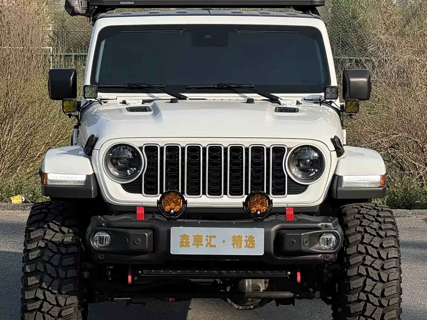 Jeep Wrangler 2024 Model 2.0T Sahara Four-Door Version фото 2
