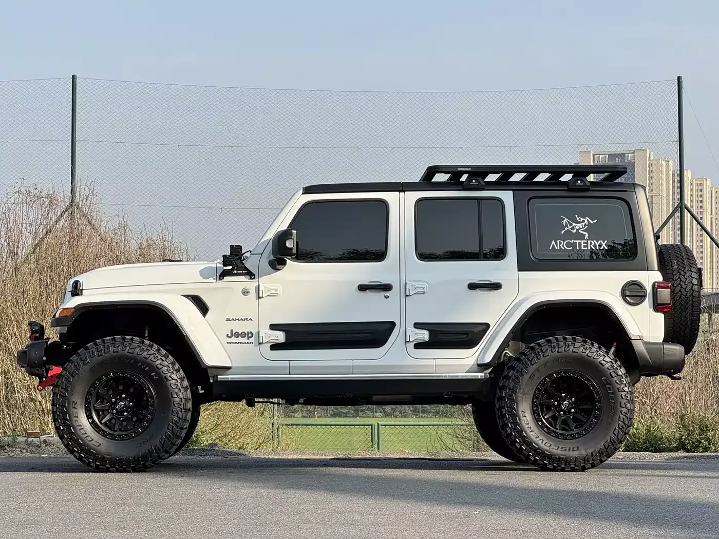 Jeep Wrangler 2024 Model 2.0T Sahara Four-Door Version фото 10
