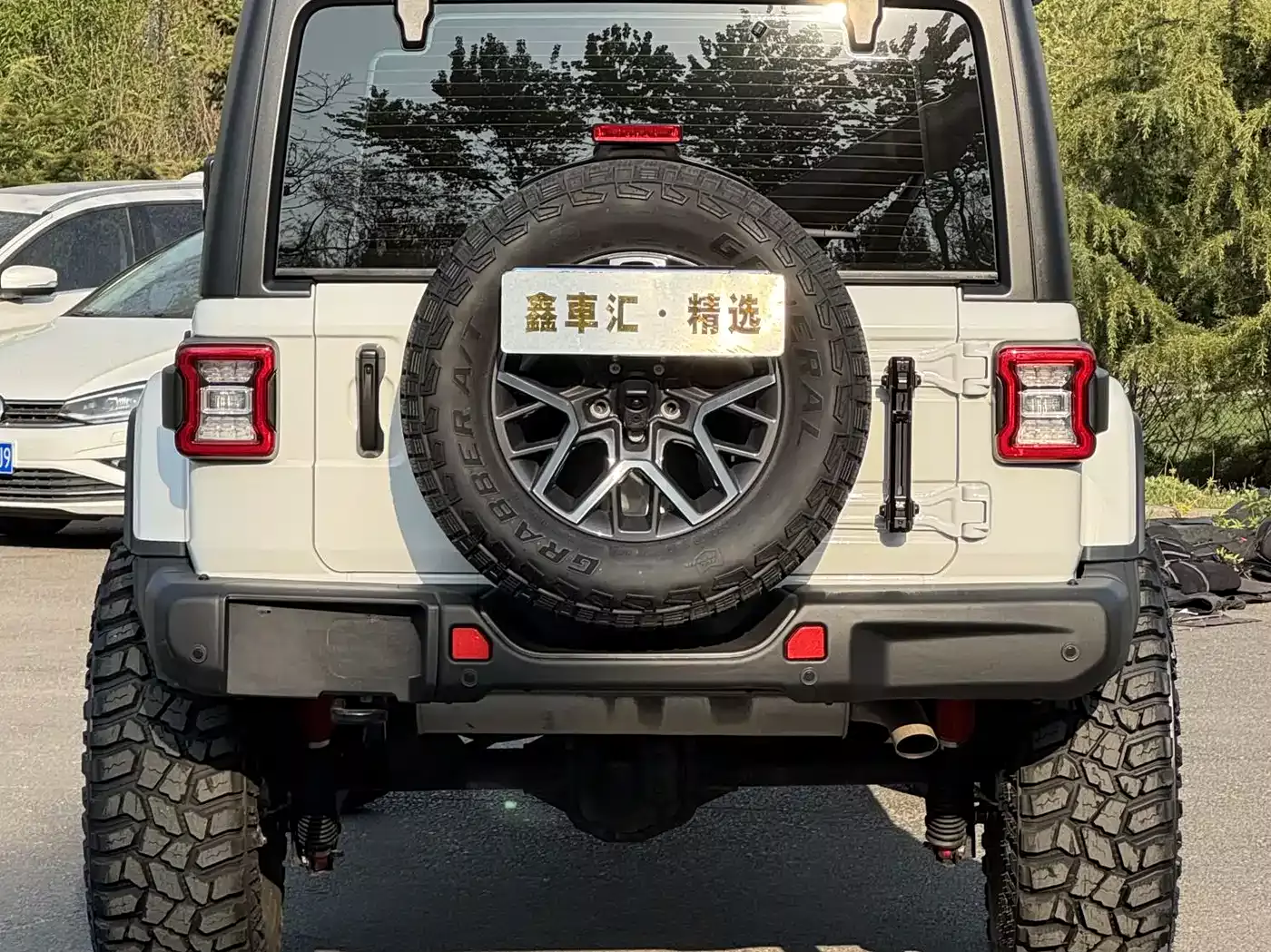 Jeep Wrangler 2024 Model 2.0T Sahara Four-Door Version фото 11