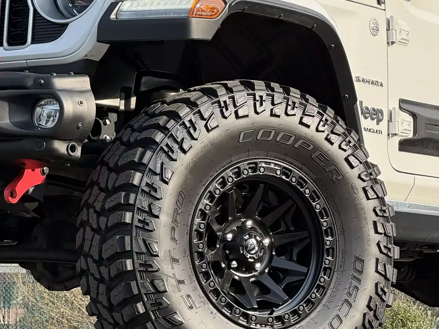 Jeep Wrangler 2024 Model 2.0T Sahara Four-Door Version фото 13