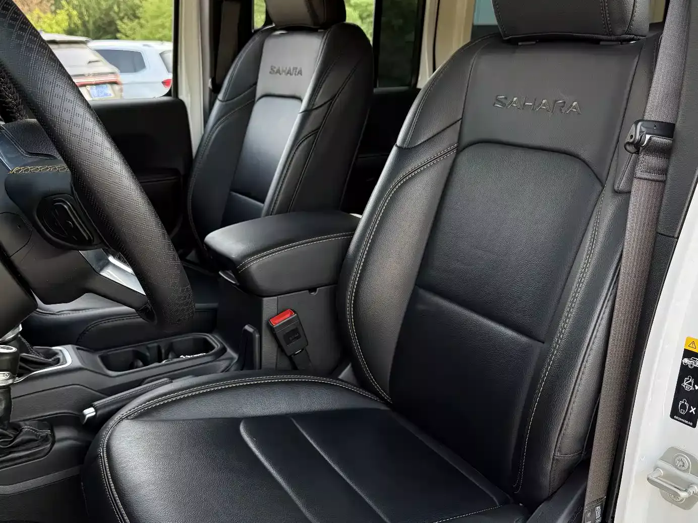 Jeep Wrangler 2024 Model 2.0T Sahara Four-Door Version фото 17