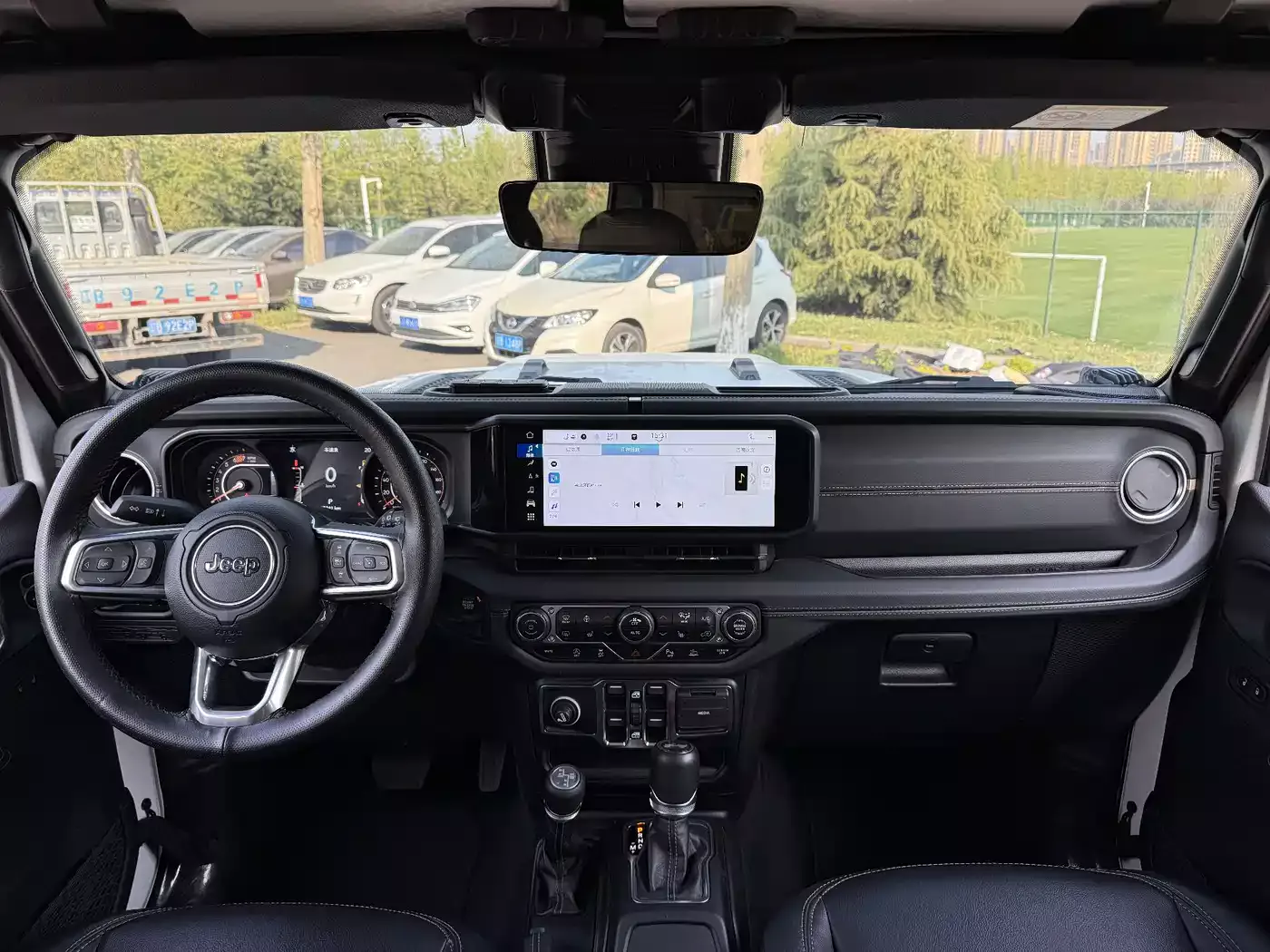 Jeep Wrangler 2024 Model 2.0T Sahara Four-Door Version фото 19