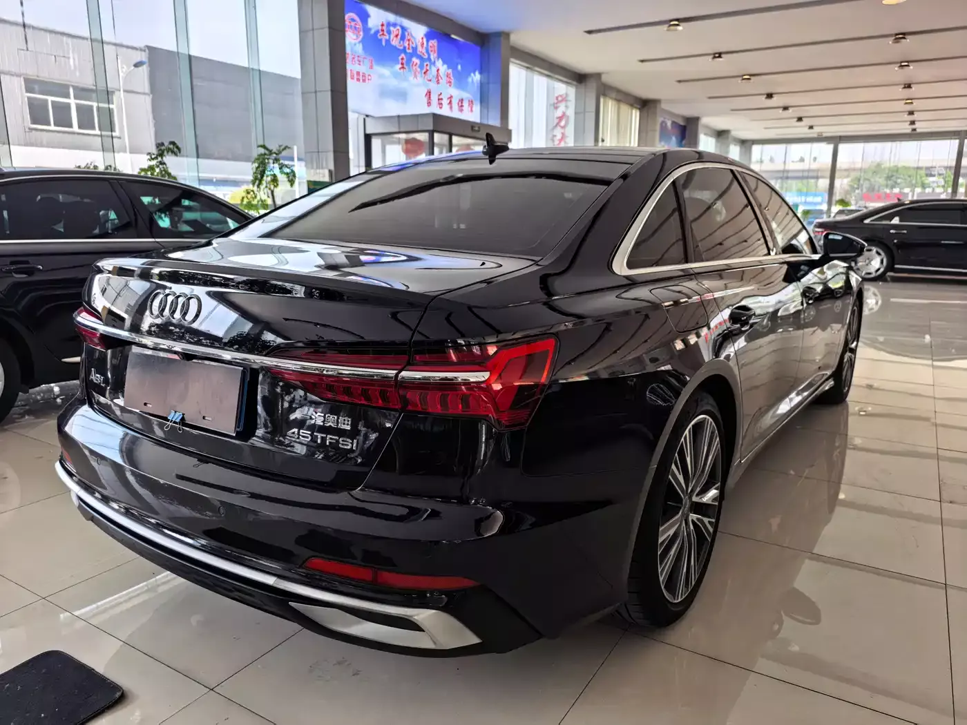 Audi A6L 2019 40 TFSI Luxury Dynamic фото 3