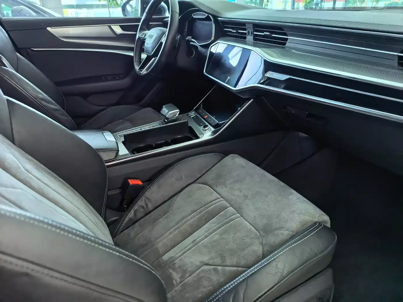 Audi A6L 2019 40 TFSI Luxury Dynamic фото 7