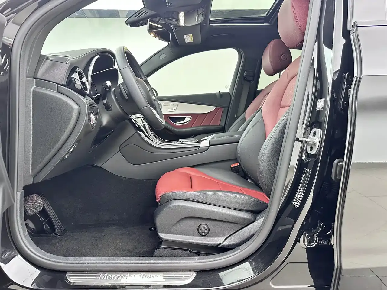 Mercedes-Benz GLC Coupe 2022 GLC 260 4MATIC Coupe SUV фото 6