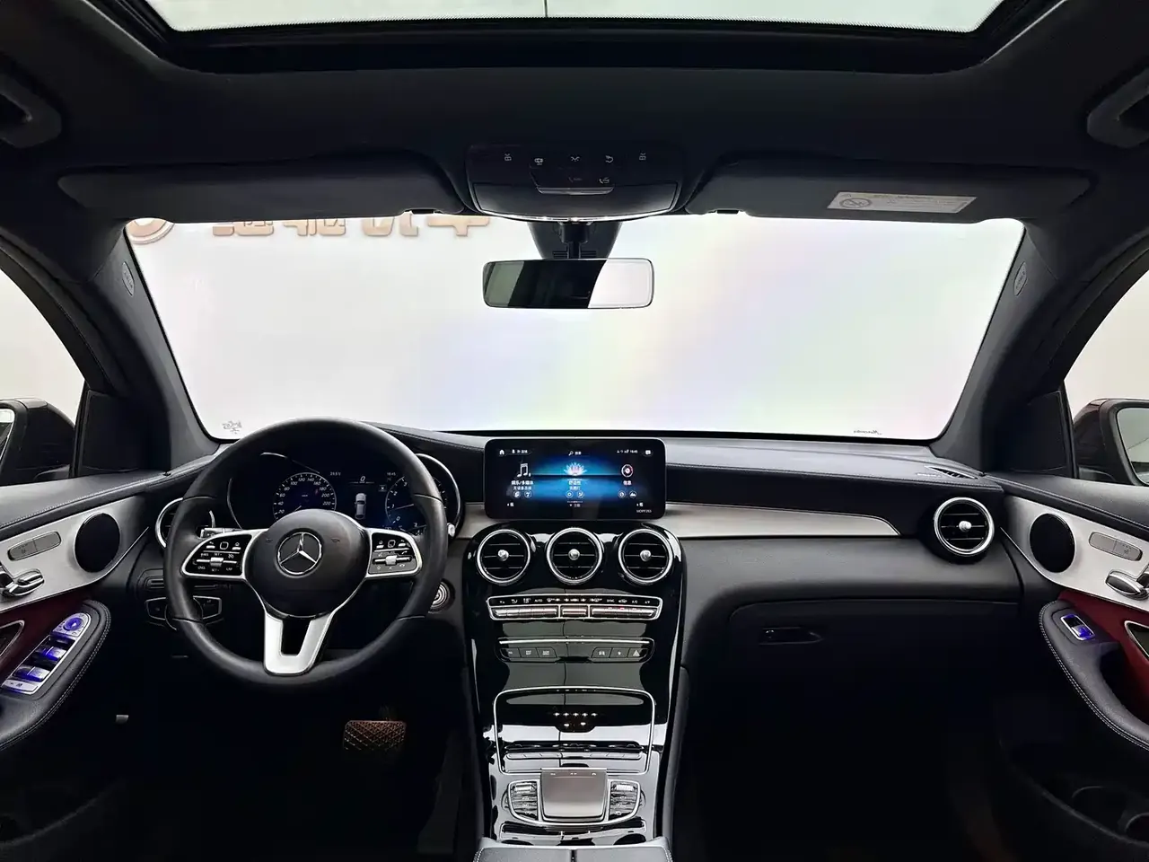 Mercedes-Benz GLC Coupe 2022 GLC 260 4MATIC Coupe SUV фото 8