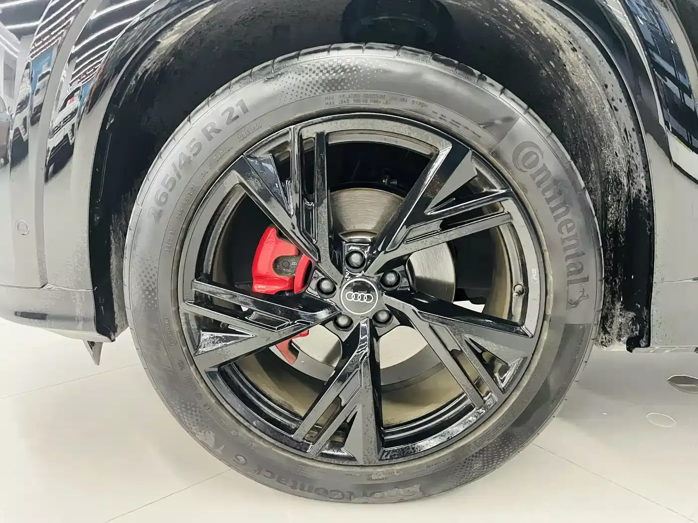 Audi Q6 2024 50 TFSI quattro Black Warrior Edition 6-seater фото 3