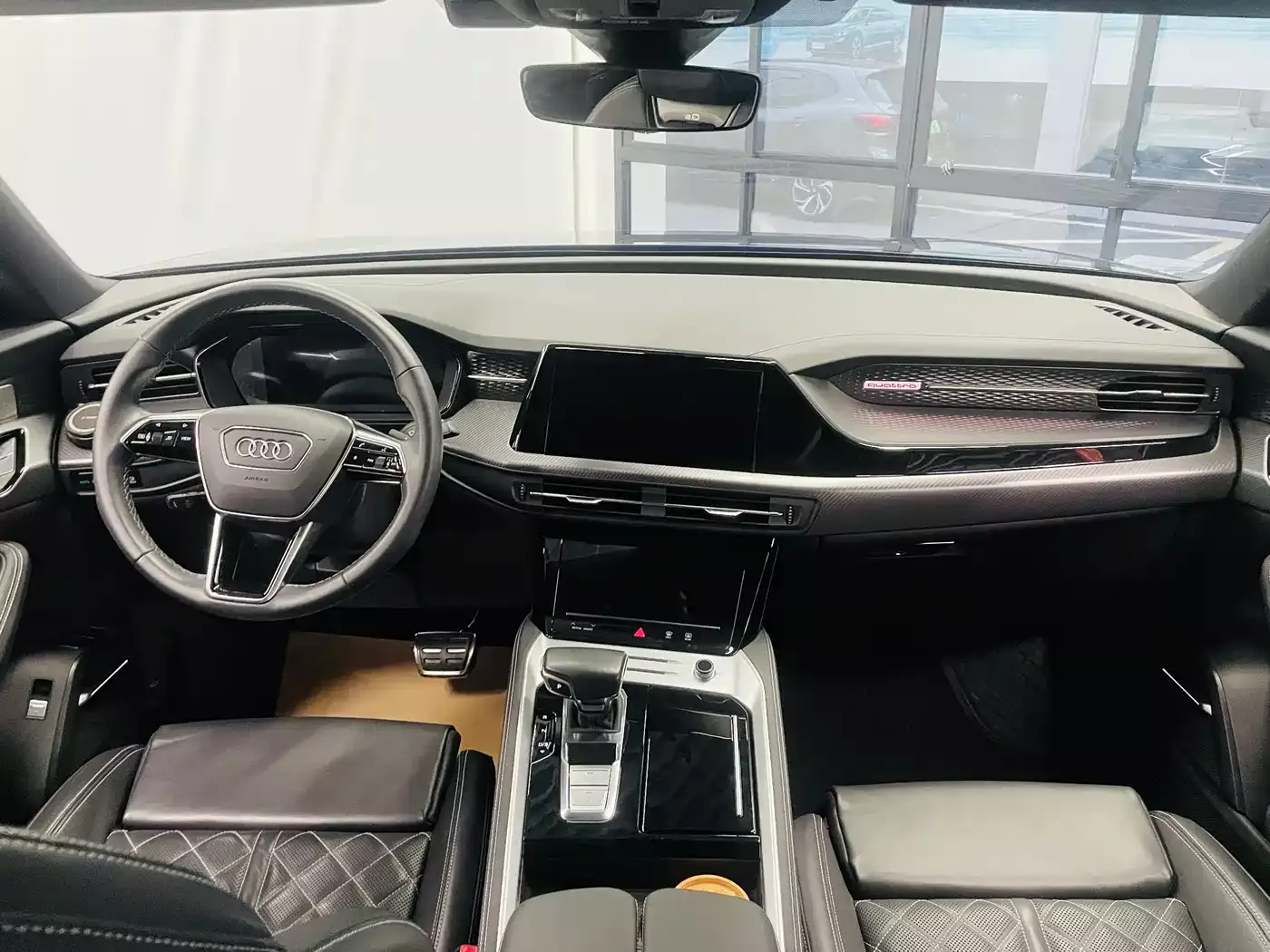 Audi Q6 2024 50 TFSI quattro Black Warrior Edition 6-seater фото 7