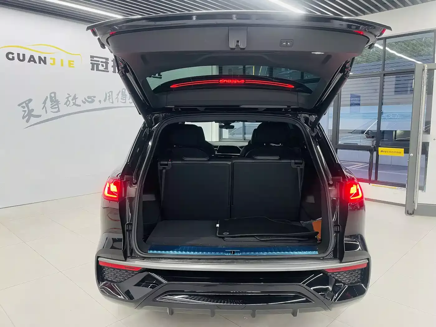Audi Q6 2024 50 TFSI quattro Black Warrior Edition 6-seater фото 19