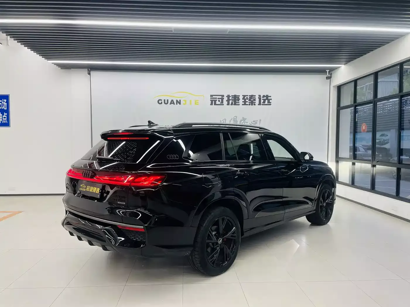 Audi Q6 2024 50 TFSI quattro Black Warrior Edition 6-seater фото 20