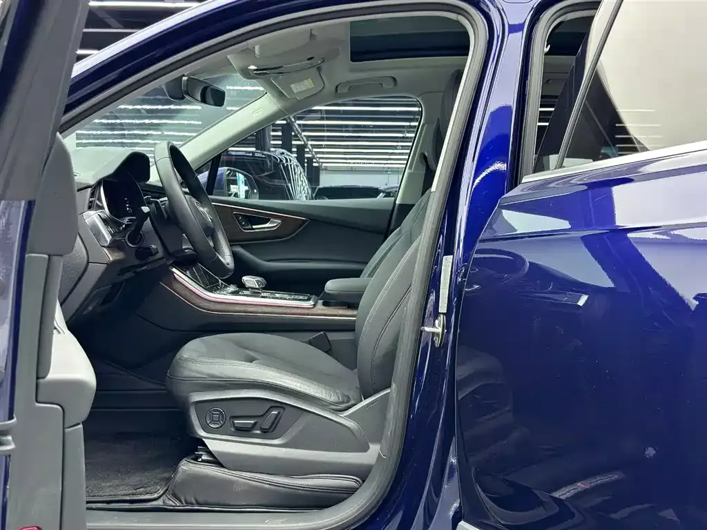 Audi Q7 2021 55 TFSI quattro S line Sport фото 8
