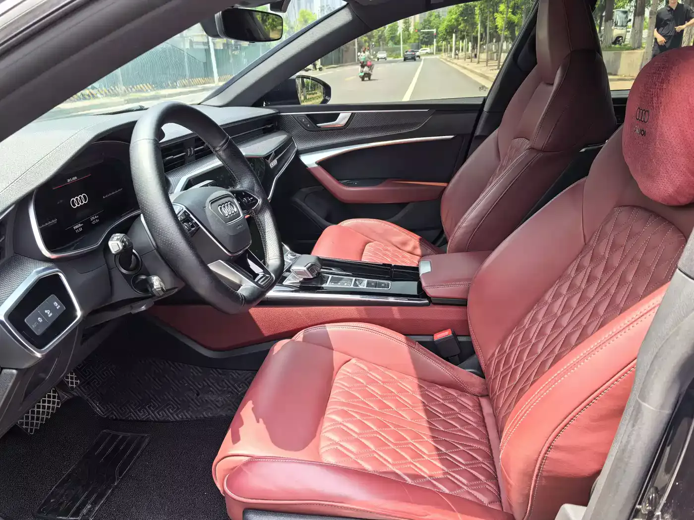 Audi A7L 2023 45 TFSI quattro S-line Black Warrior Edition фото 5