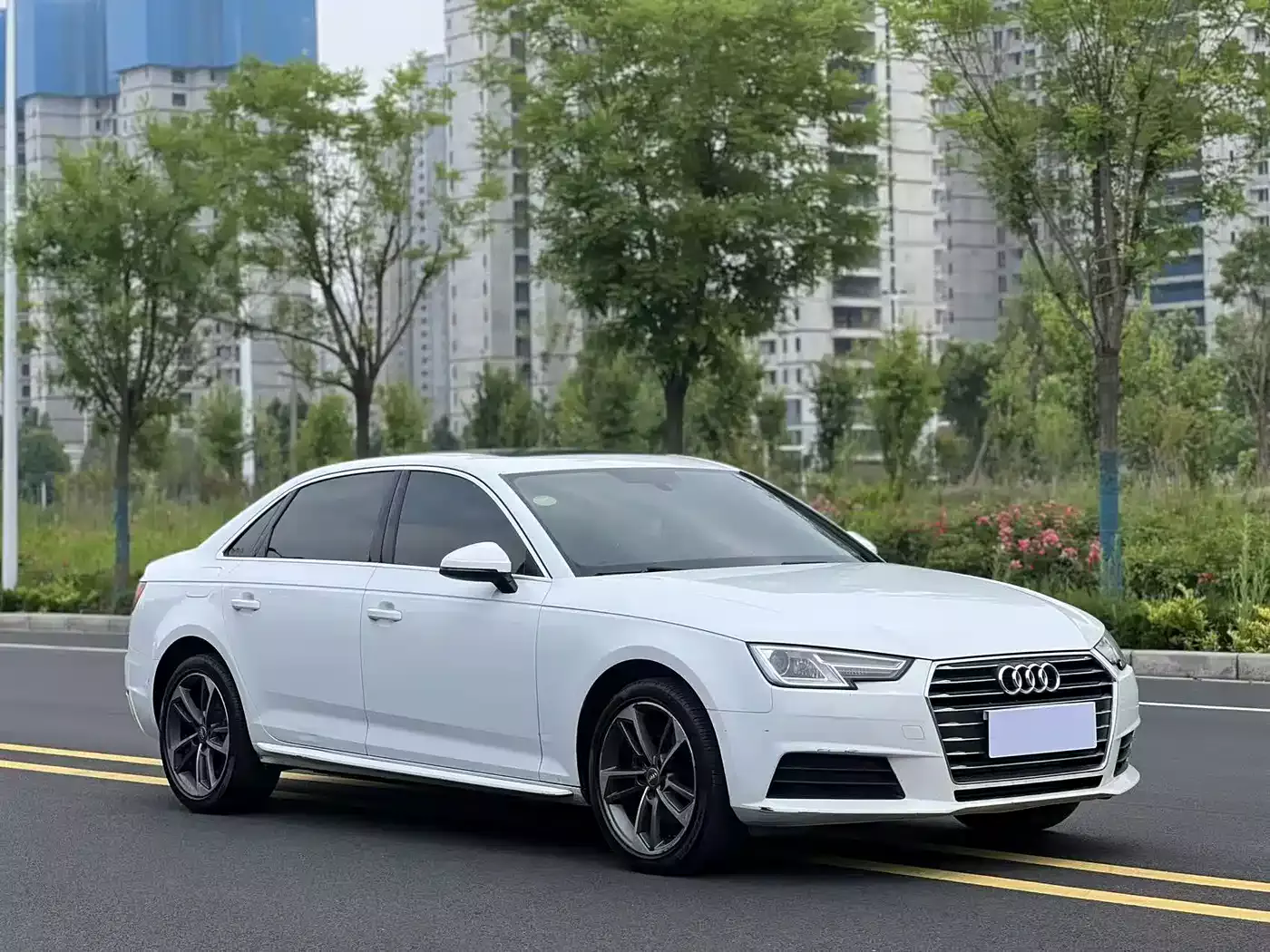 Audi A4L 2017 Plus 40 TFSI Progressive фото 3