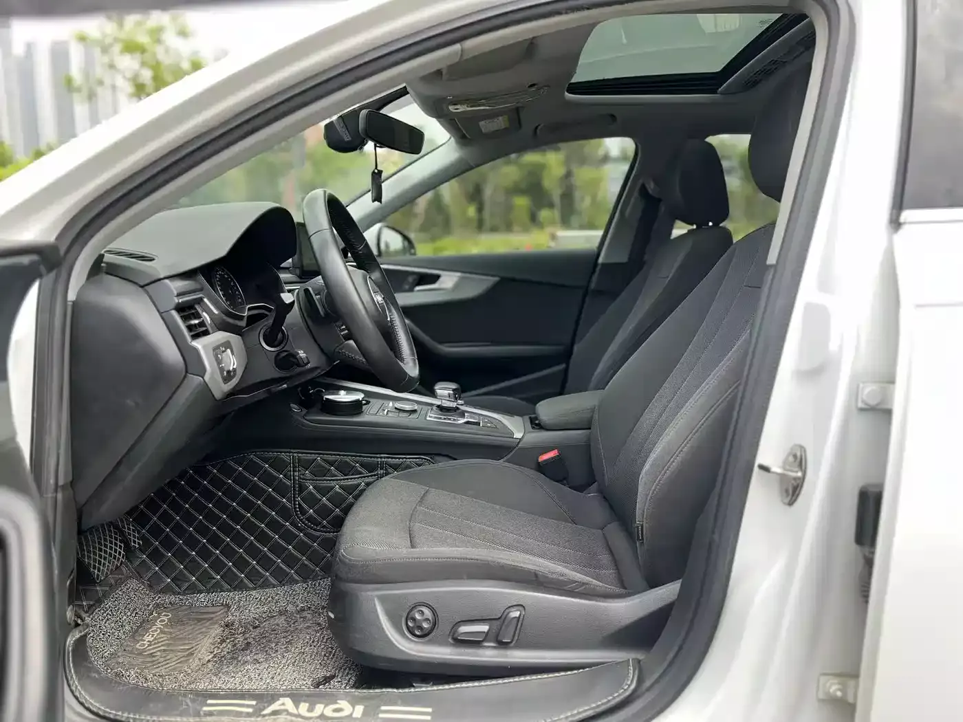 Audi A4L 2017 Plus 40 TFSI Progressive фото 4