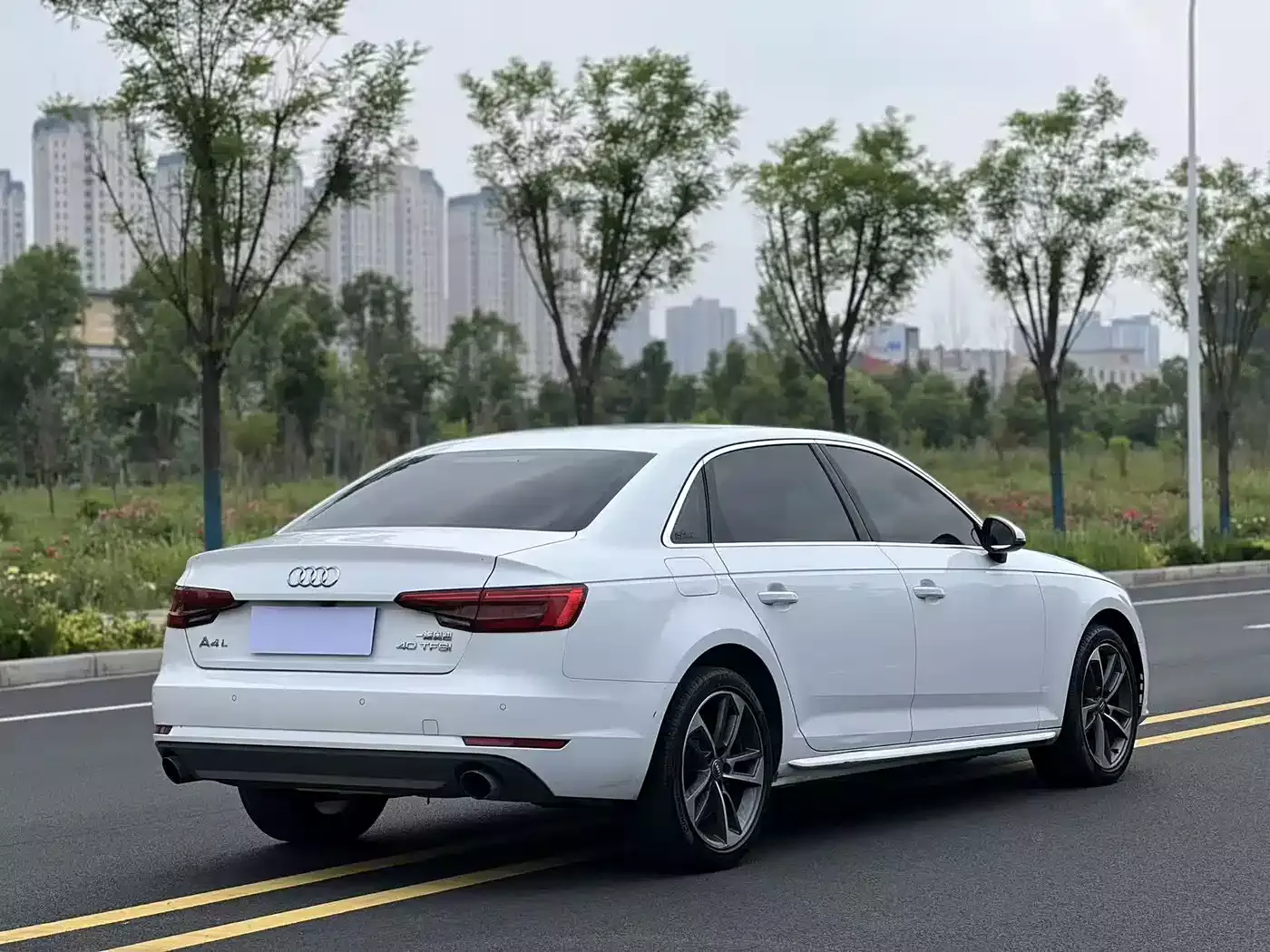 Audi A4L 2017 Plus 40 TFSI Progressive фото 7
