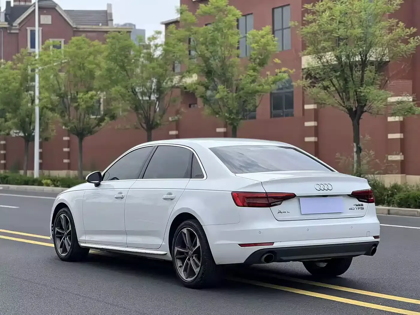 Audi A4L 2017 Plus 40 TFSI Progressive фото 9