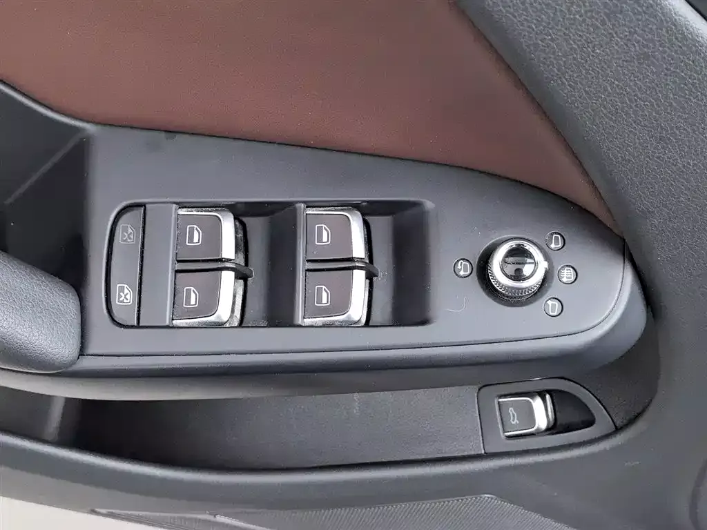 Audi A4L 2015 45 TFSI quattro Individual Sport фото 9