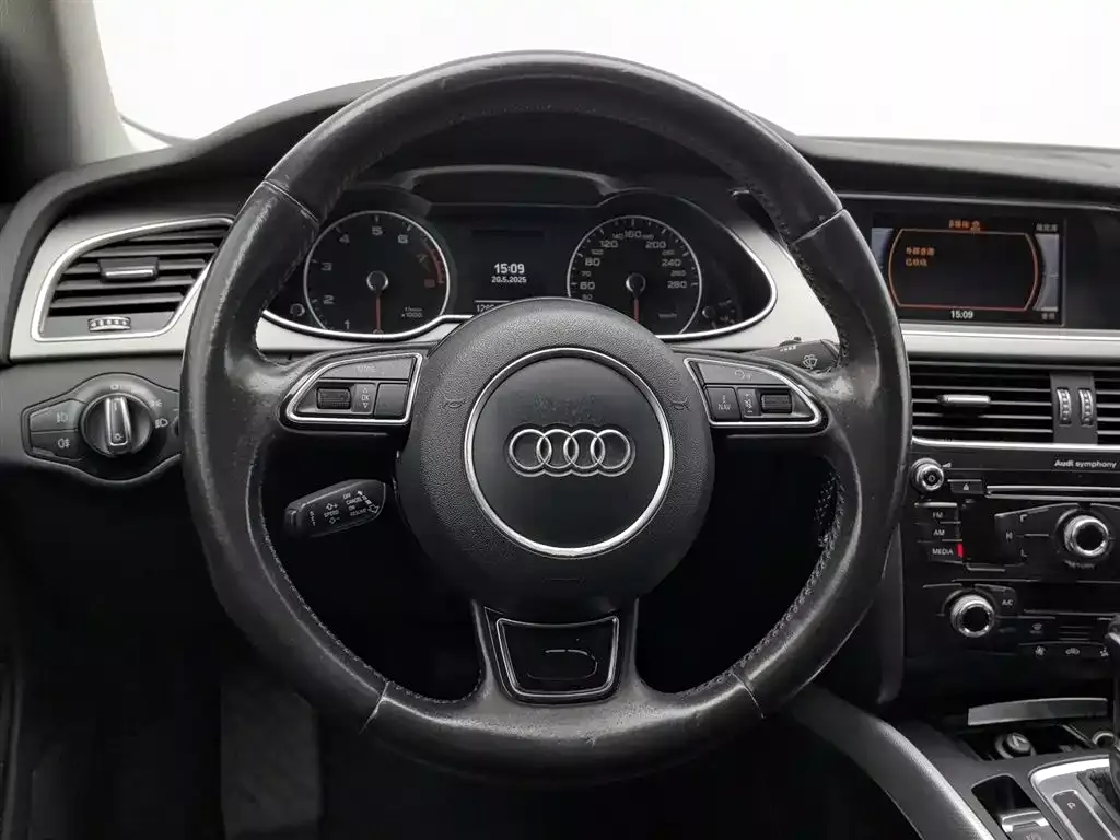 Audi A4L 2015 45 TFSI quattro Individual Sport фото 11