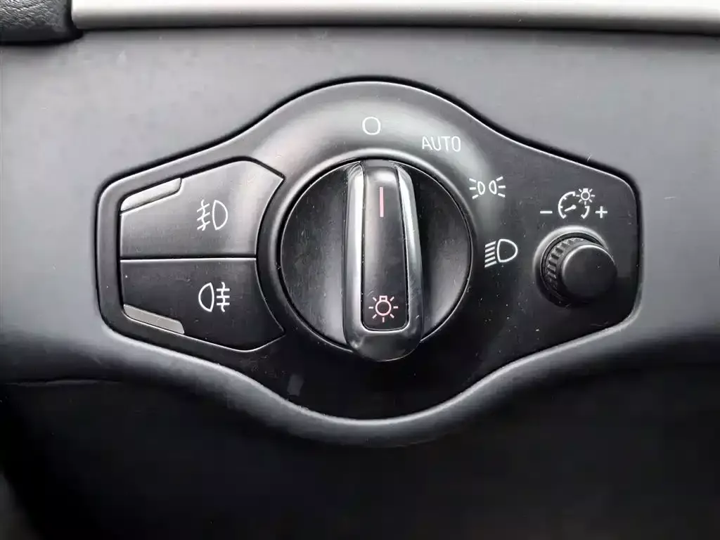 Audi A4L 2015 45 TFSI quattro Individual Sport фото 21