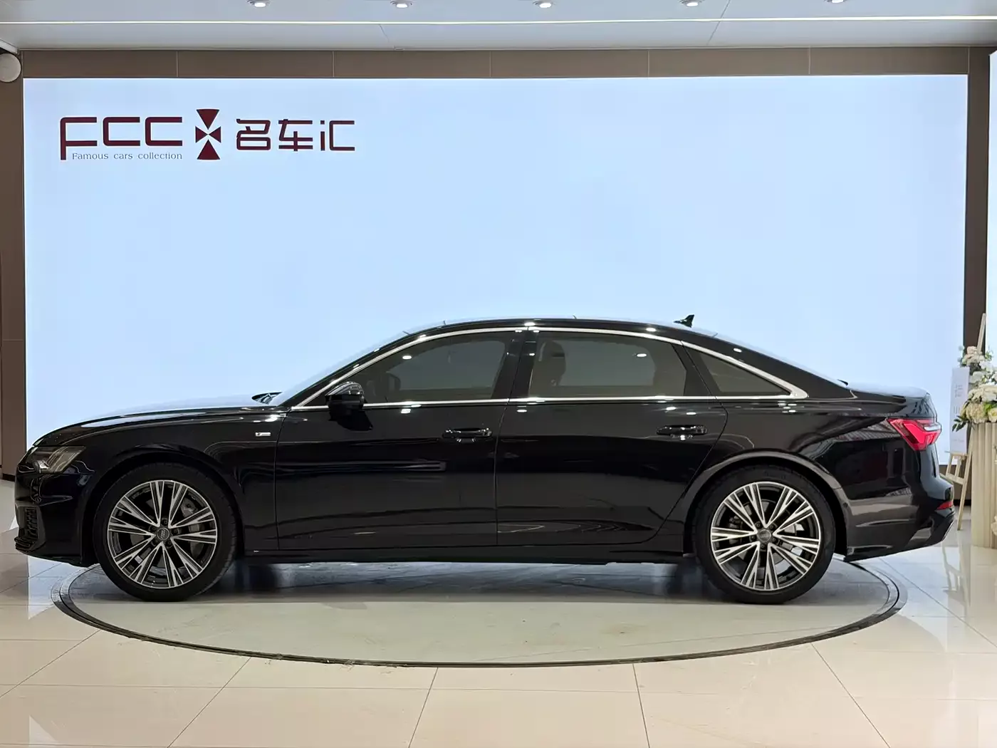 Audi A6L 2019 55 TFSI quattro Exclusive Dynamic фото 4