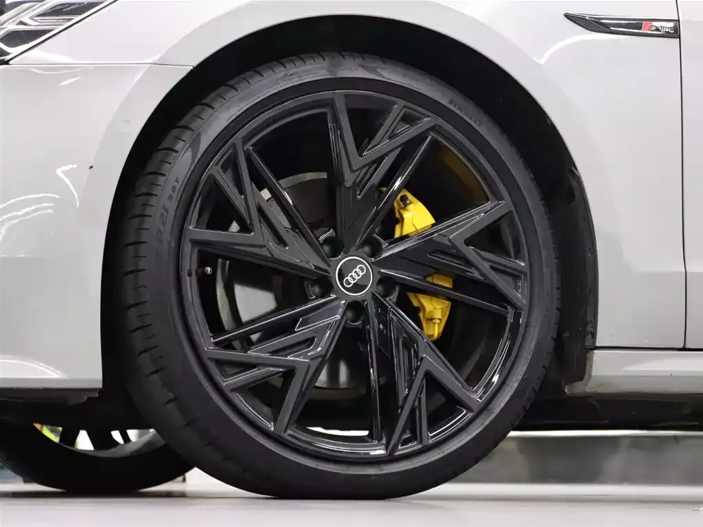 Audi A7L 2023 45 TFSI quattro S-line Black Warrior Edition фото 30