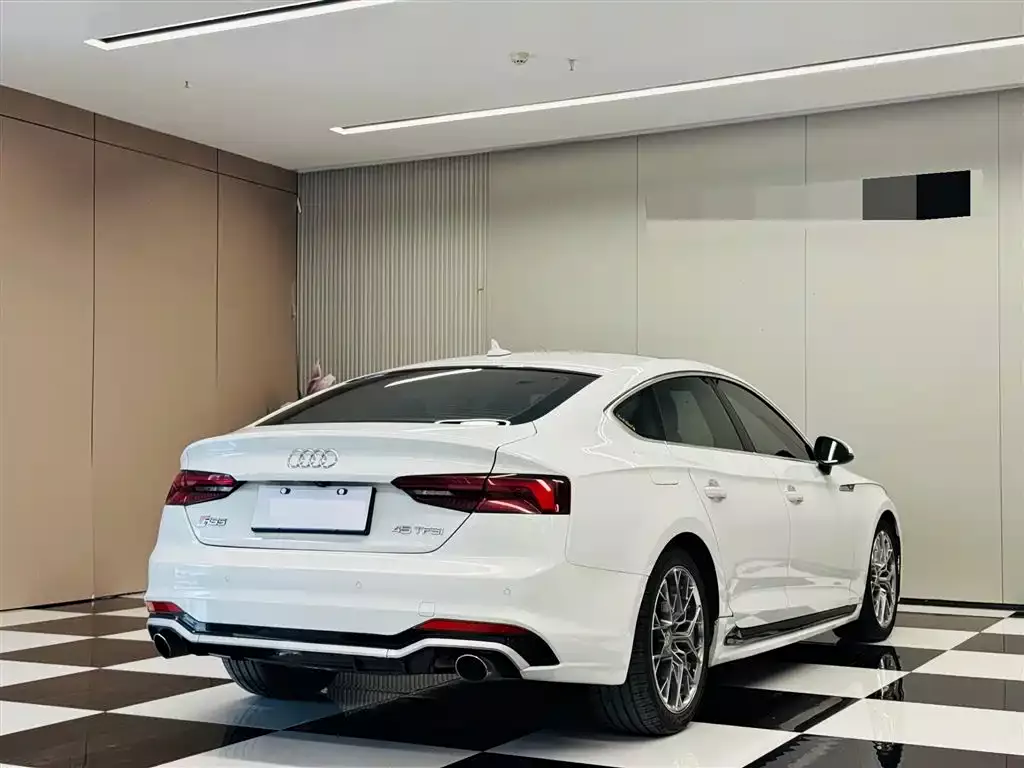 Audi A5 (Import) 2019 Sportback 40 TFSI Fashion фото 6
