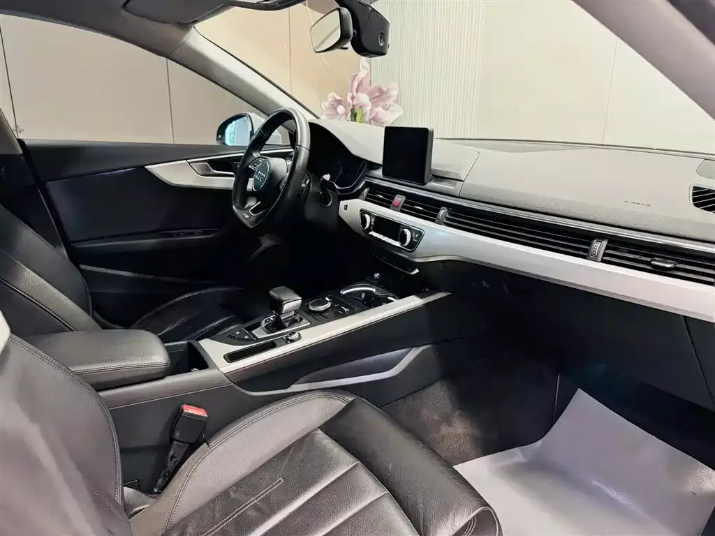 Audi A5 (Import) 2019 Sportback 40 TFSI Fashion фото 10