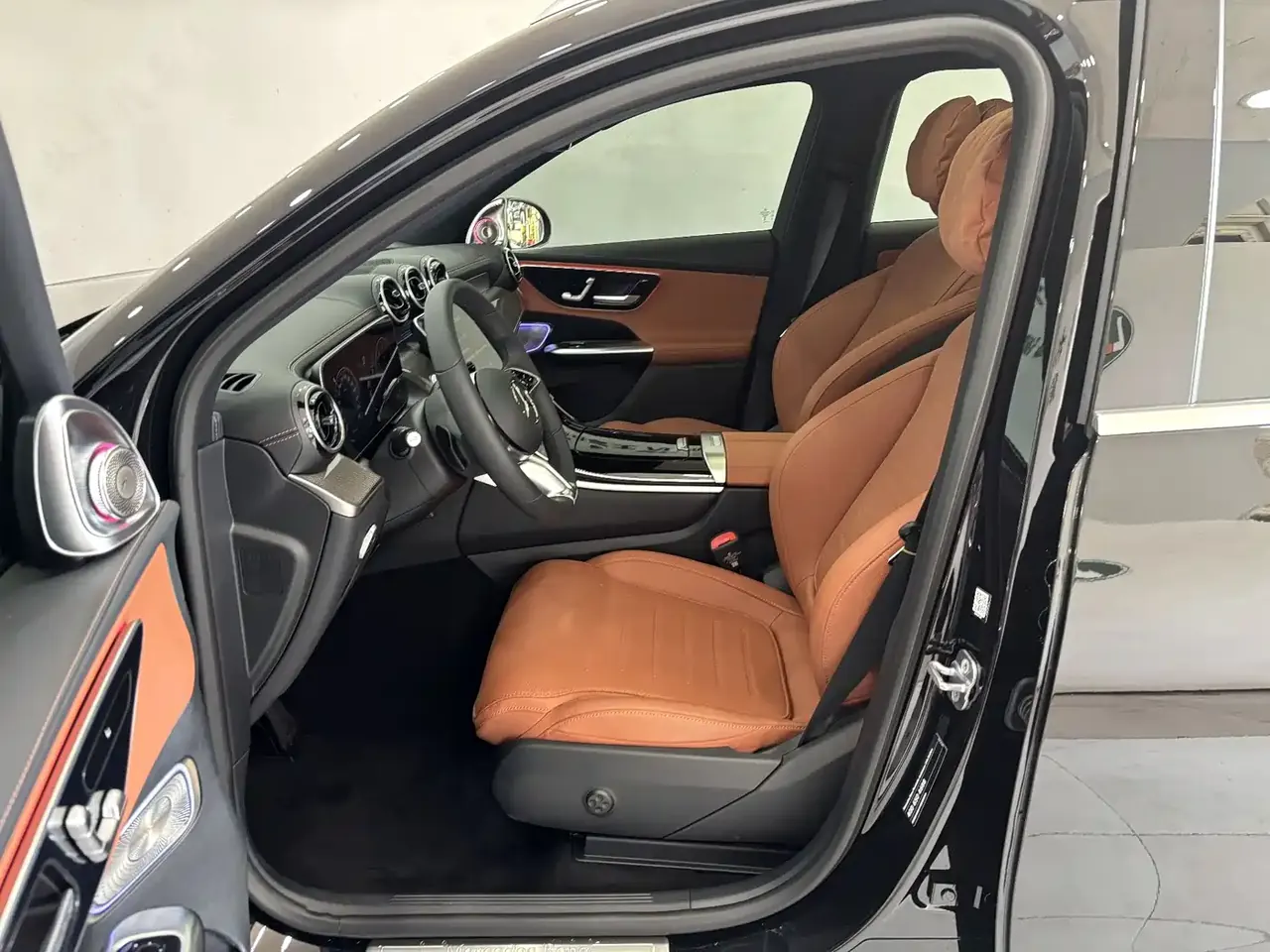 Mercedes-Benz GLC 2026 GLC 260 L 4MATIC Classic Edition фото 14