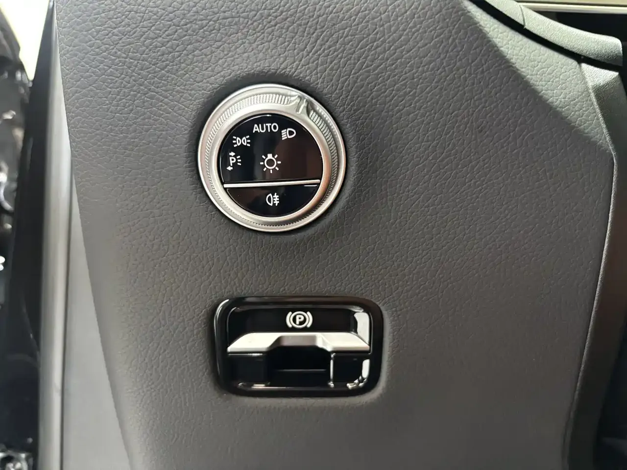 Mercedes-Benz GLC 2026 GLC 260 L 4MATIC Classic Edition фото 16