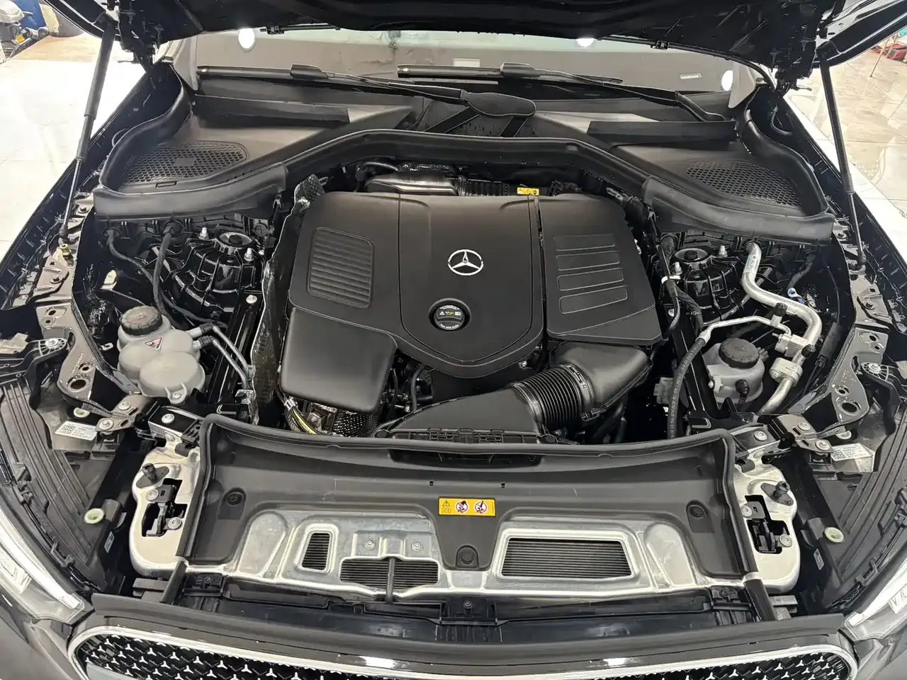 Mercedes-Benz GLC 2026 GLC 260 L 4MATIC Classic Edition фото 32