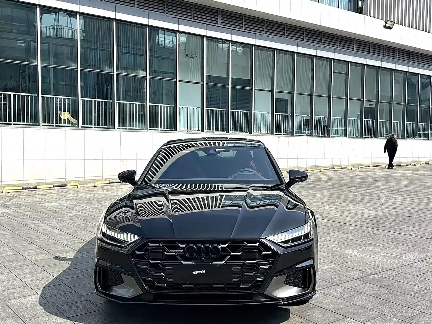 Audi A7L 2024 45TFSI S-line Dream Edition Crystal Package фото 2