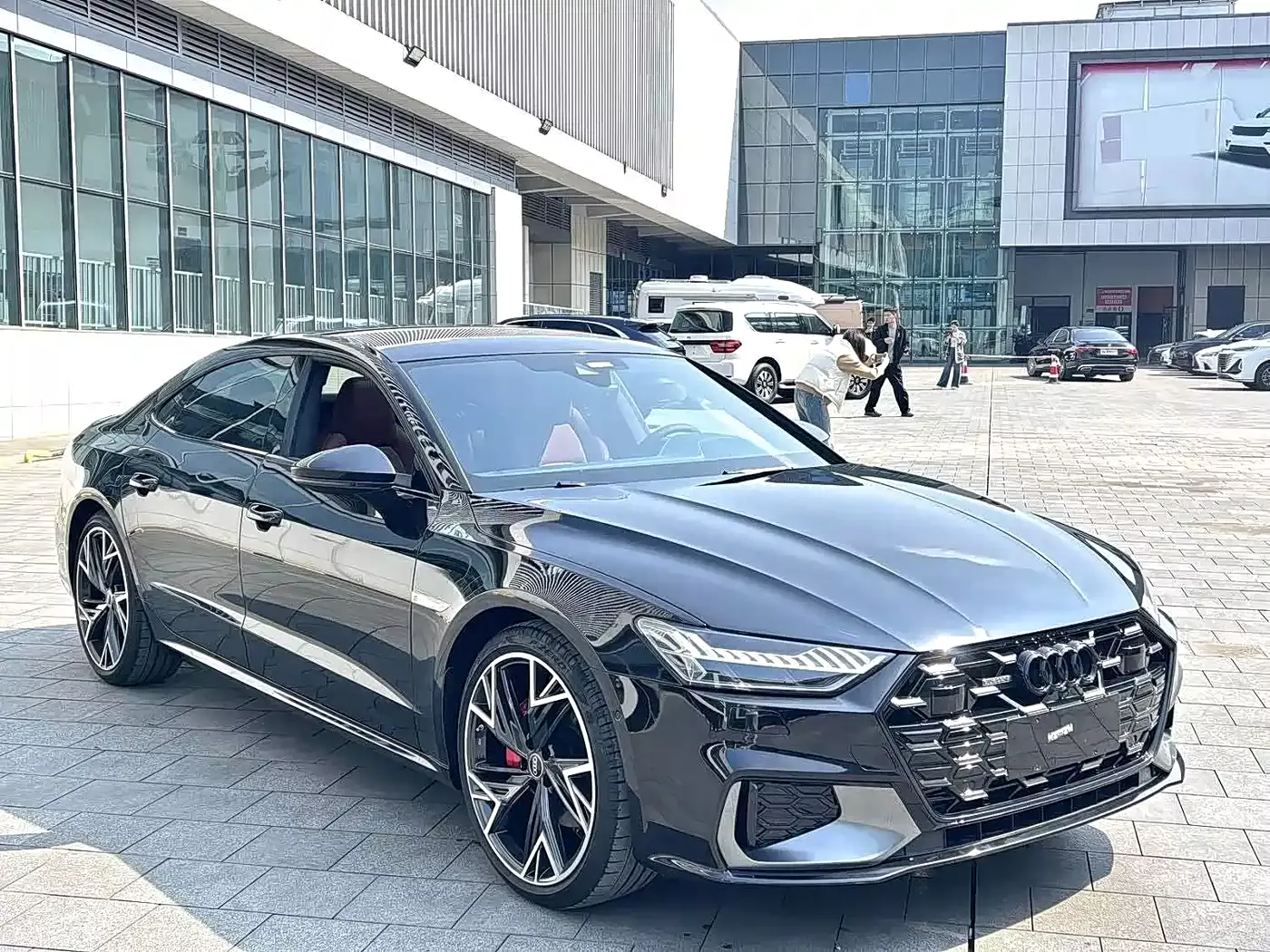 Audi A7L 2024 45TFSI S-line Dream Edition Crystal Package фото 3