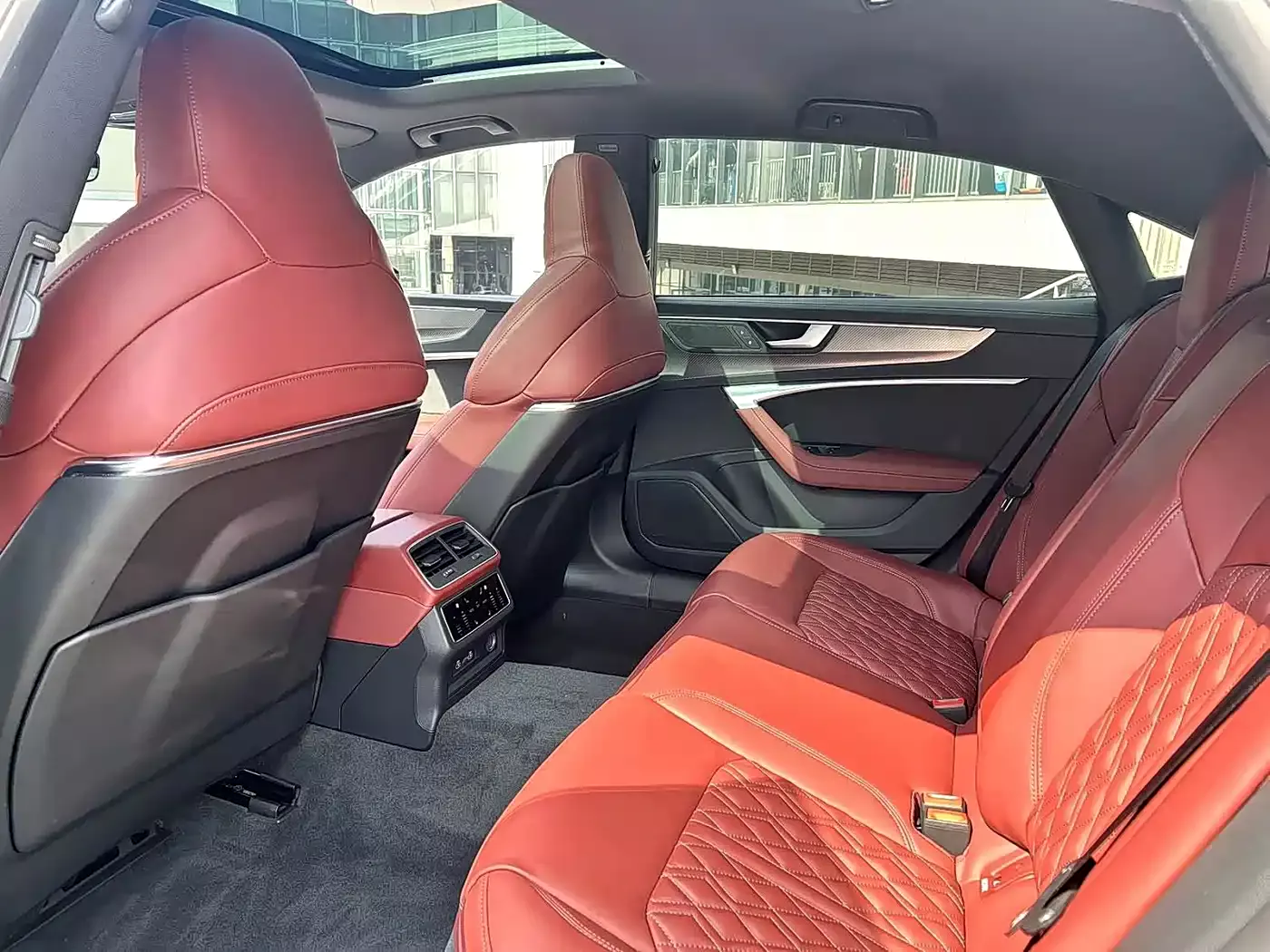 Audi A7L 2024 45TFSI S-line Dream Edition Crystal Package фото 6