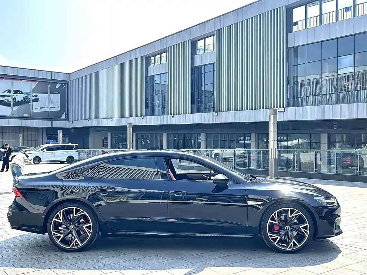 Audi A7L 2024 45TFSI S-line Dream Edition Crystal Package фото 8