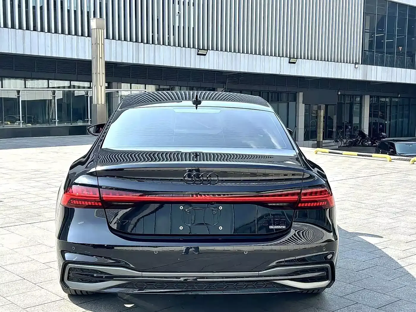 Audi A7L 2024 45TFSI S-line Dream Edition Crystal Package фото 9