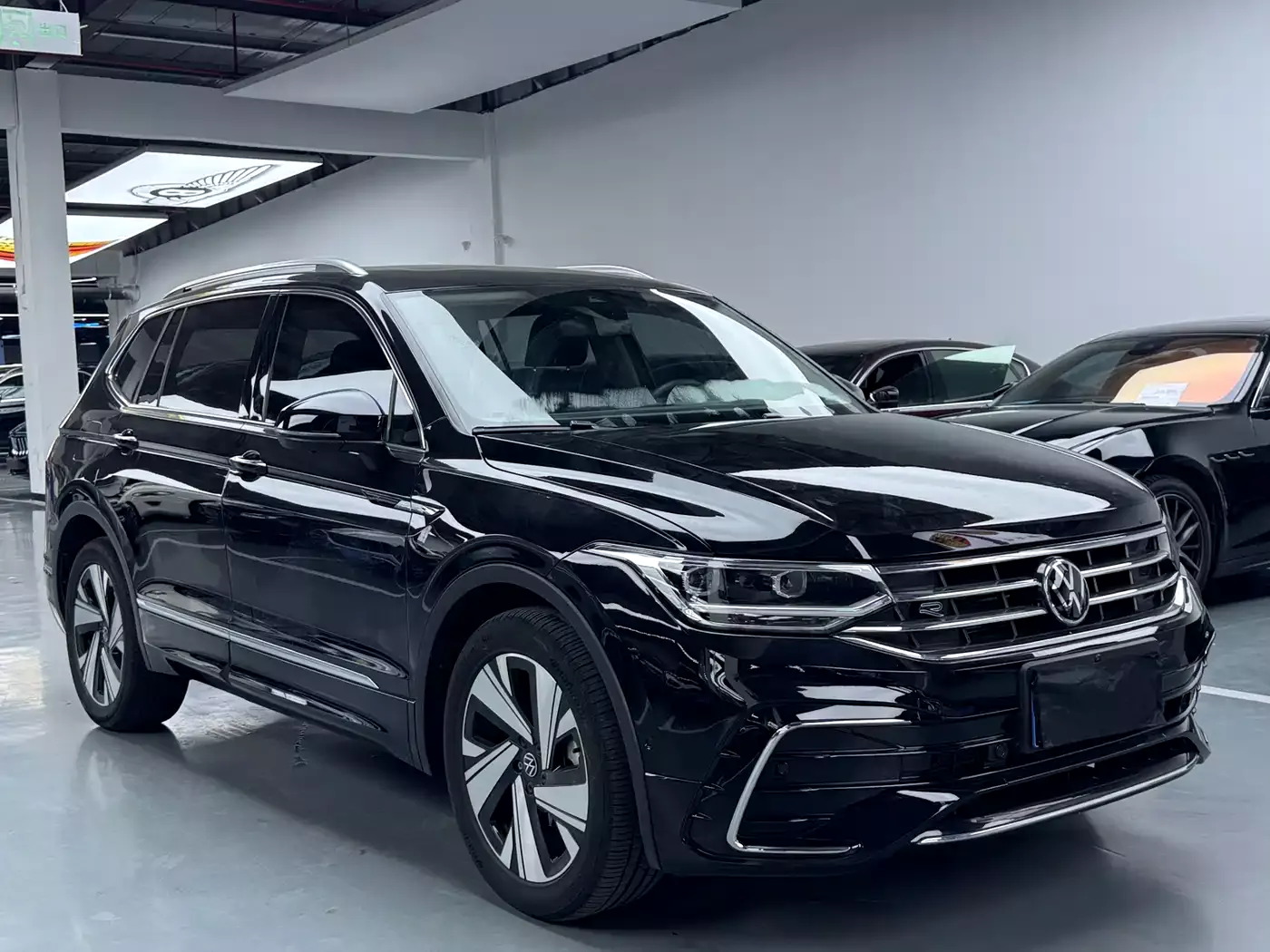 Volkswagen Tiguan L 2023 330TSI Auto 2WD Comfort Edition фото 3