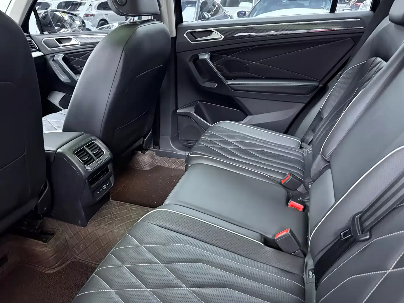 Volkswagen Tiguan L 2023 330TSI Auto 2WD Comfort Edition фото 6