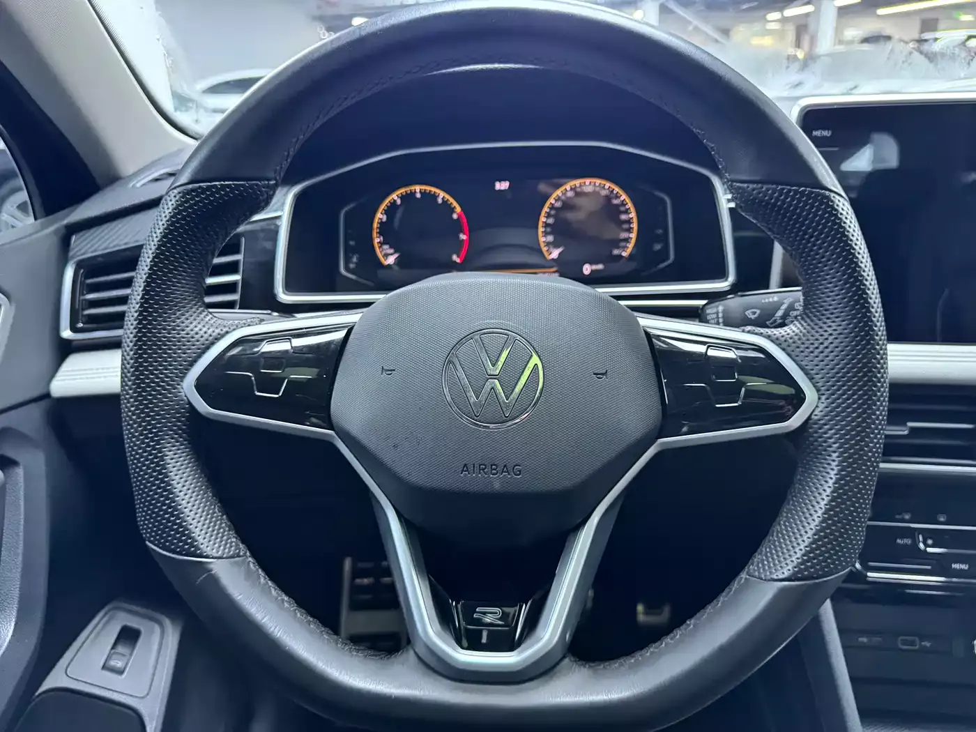 Volkswagen Tiguan L 2023 330TSI Auto 2WD Comfort Edition фото 10