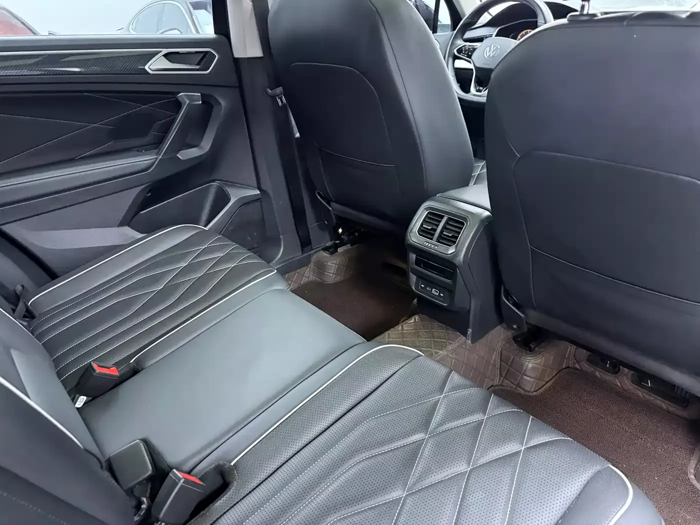 Volkswagen Tiguan L 2023 330TSI Auto 2WD Comfort Edition фото 14