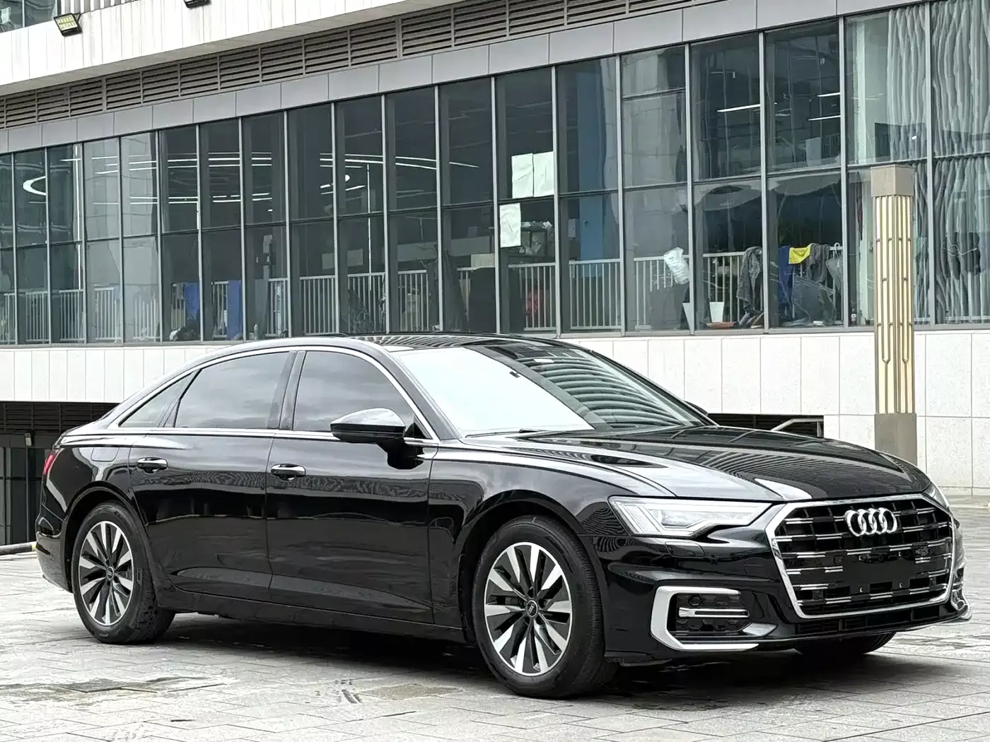 Audi A6L 2023 45 TFSI Premium Selection Elegance фото 3