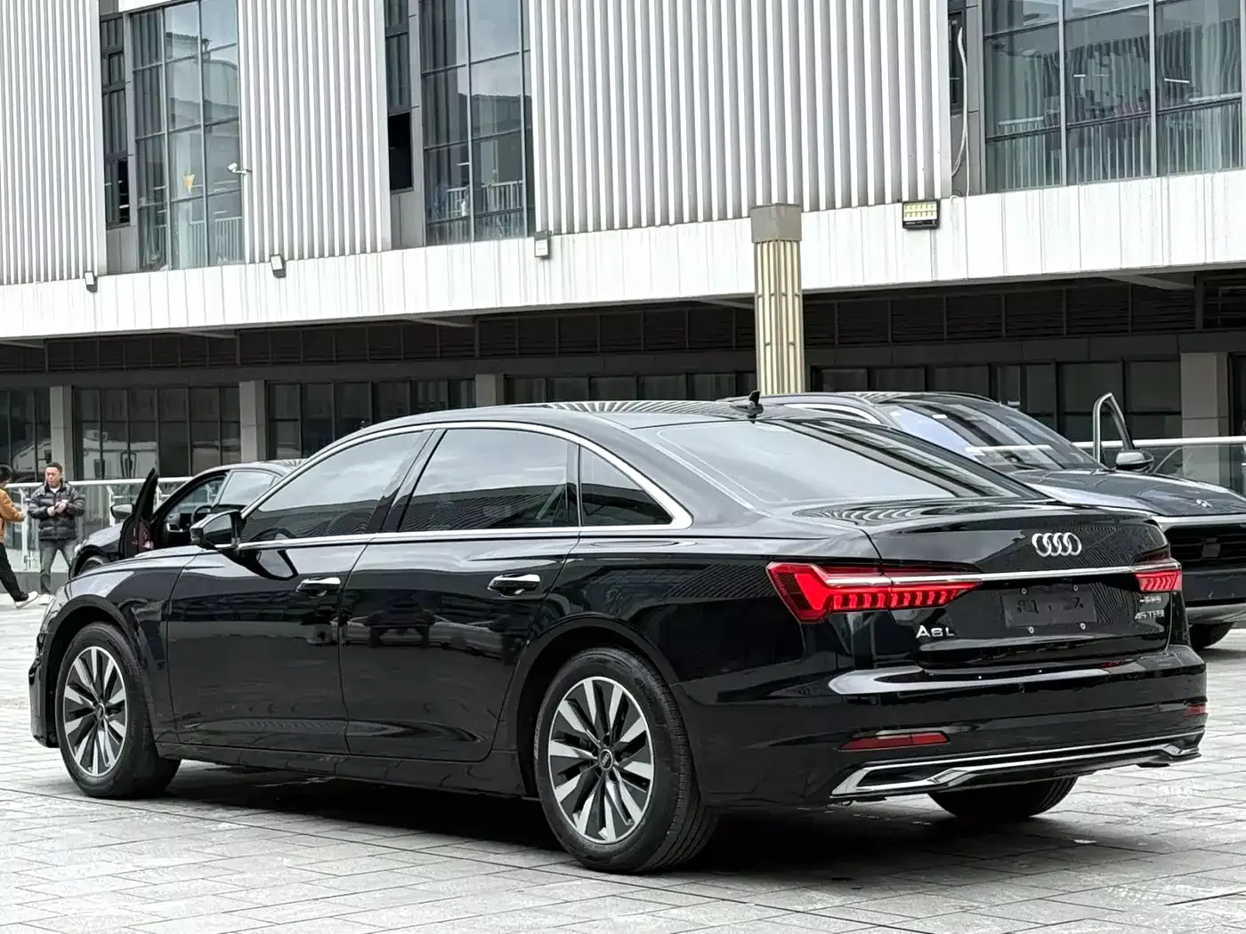 Audi A6L 2023 45 TFSI Premium Selection Elegance фото 7
